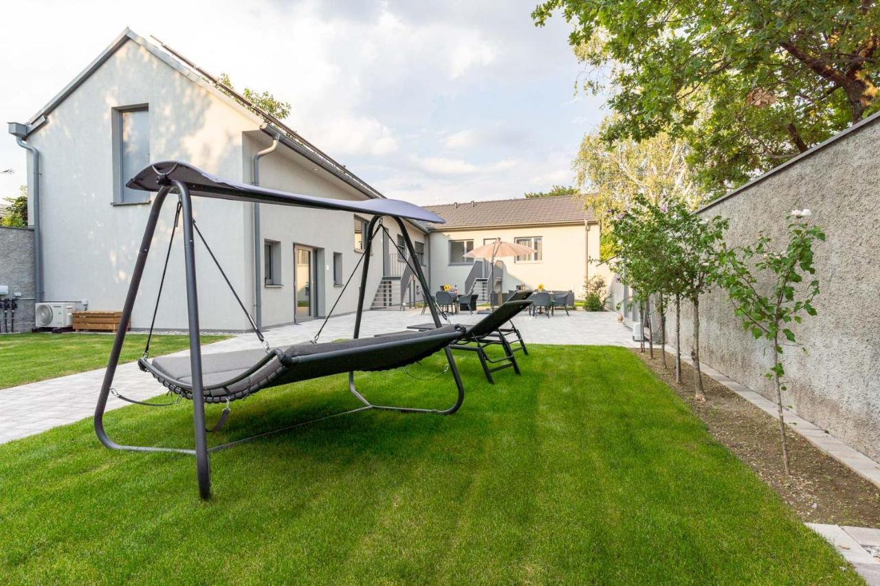 Apartments Galumbo - Bleiben & Geniessen Illmitz Bagian luar foto
